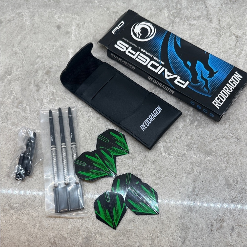 Redragon Darts Set with Flights. New in box